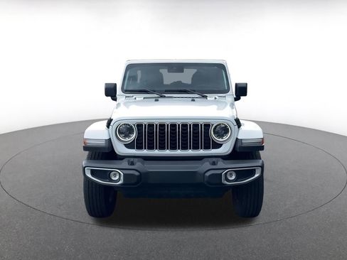 Used 2025 Jeep Wrangler Sahara image 4