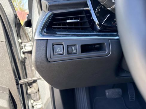 Certified 2025 Cadillac XT5 Premium Luxury image 33