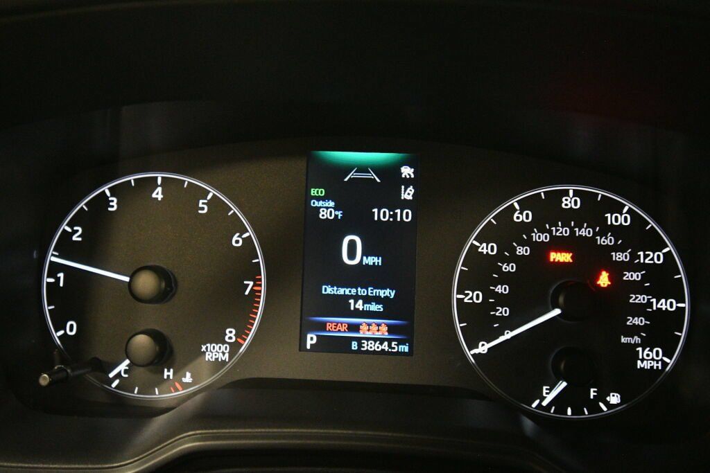 Used 2023 Toyota Corolla SE w/ Carpet Mat Package (TMS) FWD image 13