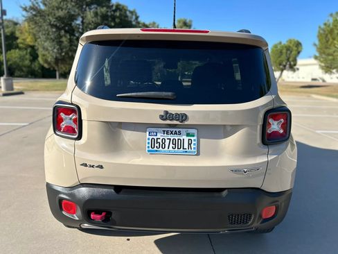 Used 2017 Jeep Renegade Trailhawk AWD/4WD image 7