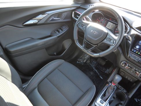 Used 2023 Chevrolet TrailBlazer RS w/ Convenience Package image 9
