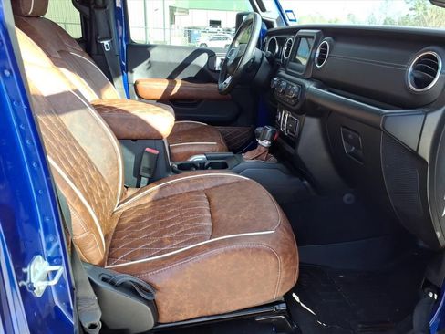 Used 2019 Jeep Wrangler Unlimited Sahara image 5