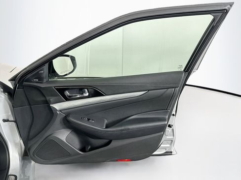 Used 2017 Nissan Maxima 3.5 SL image 32