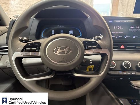 Used 2024 Hyundai Elantra SE image 18