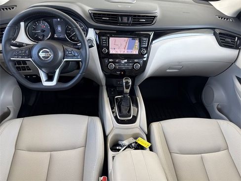 Used 2022 Nissan Rogue Sport SL w/ Premium Package image 17