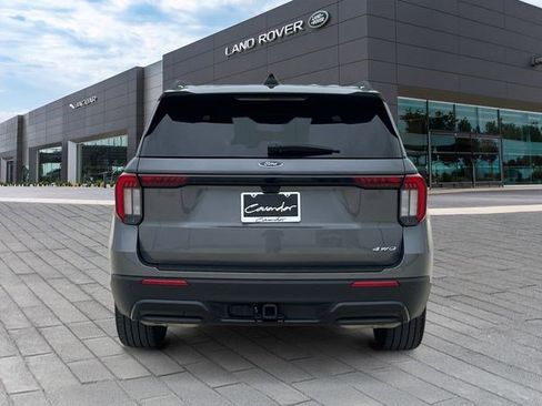 Used 2025 Ford Explorer ST-Line w/ ST-Line Street Pack AWD/4WD image 4