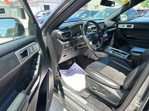 Used 2023 Ford Explorer ST-Line AWD/4WD image 9