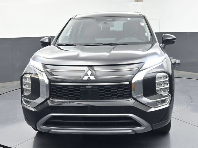 Used 2025 Mitsubishi Outlander SE FWD image 36