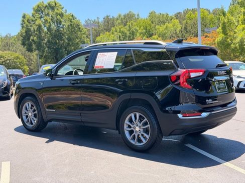 Used 2024 GMC Terrain SLT FWD image 10