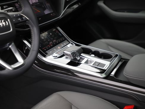 Used 2024 Audi Q8 Premium Plus w/ Premium Plus Package image 17