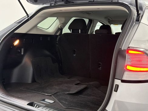 Used 2025 Kia Sportage LX image 8