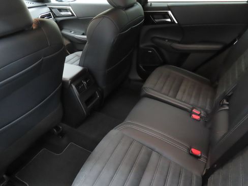 New 2026 Mitsubishi Outlander LE FWD image 22