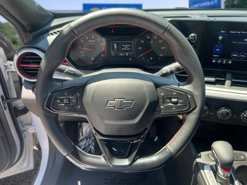 Certified 2024 Chevrolet Trax RS w/ Driver Confidence Package FWD image 13