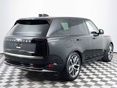 New 2025 Land Rover Range Rover SE image 5