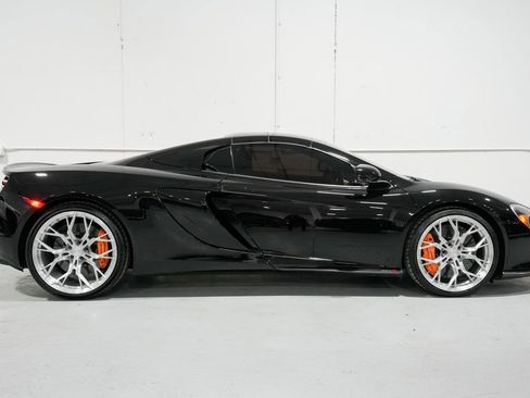 Used 2015 McLaren 650S Spider image 9