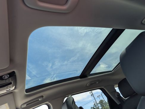 New 2026 Kia Sportage EX w/ EX Panorama Roof Package image 16