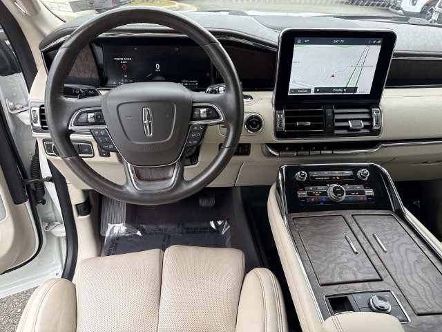 Used 2020 Lincoln Navigator L Reserve w/ Equipment Group 208A Reserve AWD/4WD image 18