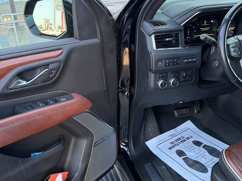 Used 2023 GMC Yukon XL Denali Ultimate AWD/4WD image 10