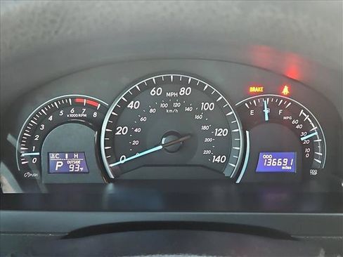 Used 2014 Toyota Camry LE FWD image 11