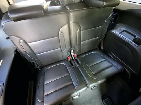 Used 2023 GMC Acadia SLT w/ Preferred Package AWD/4WD image 33