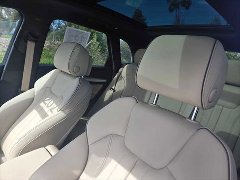 Certified 2025 Audi Q5 2.0T Premium w/ Convenience Plus Package image 25