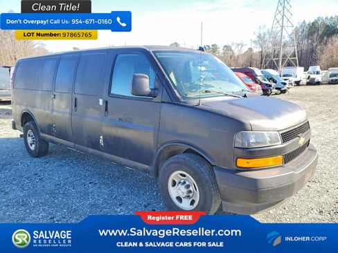 Used 2018 Chevrolet Express 2500 Extended RWD image 5