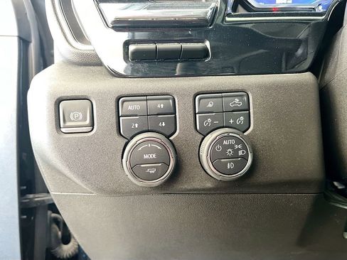 Used 2024 Chevrolet Silverado 2500 LTZ w/ LTZ Premium Package image 10
