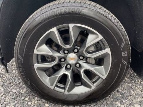 Used 2021 Chevrolet Silverado 1500 LT AWD/4WD image 4