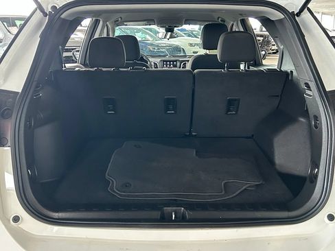 Used 2022 Chevrolet Equinox LT FWD image 46