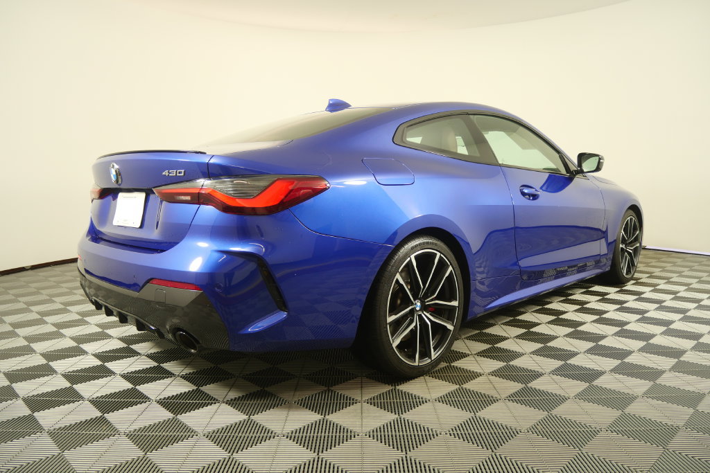 Used 2023 BMW 430i Coupe w/ M Sport Package RWD image 4