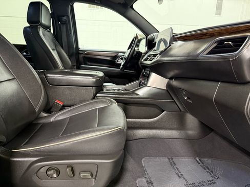 Used 2023 Chevrolet Suburban Premier image 23