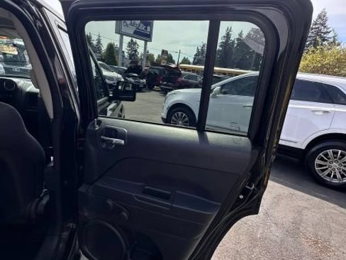 Used 2012 Jeep Patriot Sport FWD image 16