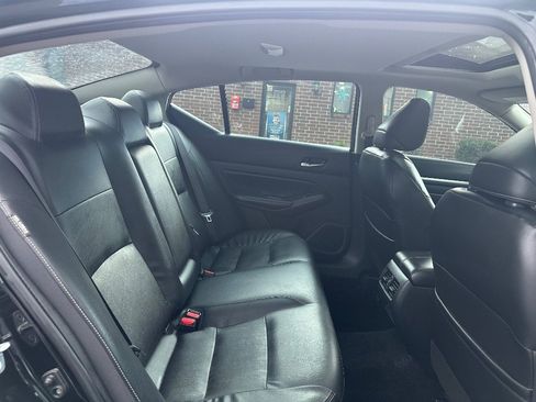 Used 2019 Nissan Altima 2.5 SL FWD image 17