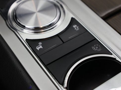 Used 2013 Jaguar XF RWD image 22