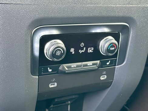 Used 2024 GMC Yukon Denali AWD/4WD image 25