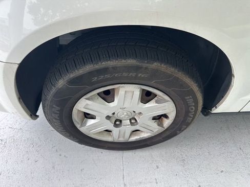 Used 2010 Dodge Grand Caravan SE w/ Climate Group FWD image 6