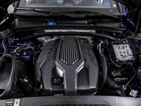 Used 2025 Porsche Macan AWD/4WD image 49