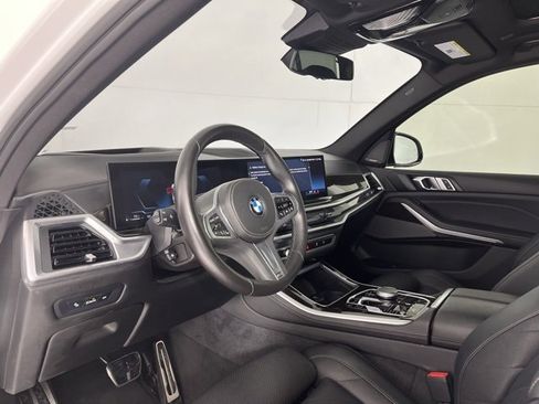 Used 2024 BMW X5 xDrive40i w/ M Sport Package image 9