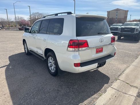 Used 2018 Toyota Land Cruiser image 7