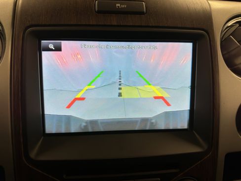 Used 2014 Ford F150 Lariat w/ Lariat Chrome Package image 29