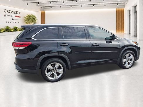 Used 2018 Toyota Highlander Limited FWD image 11