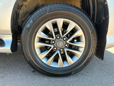 Used 2017 Lexus GX 460 Luxury AWD/4WD image 42