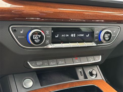 Used 2023 Audi Q5 2.0T Premium w/ Convenience Package image 30