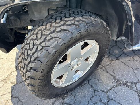 Used 2010 Jeep Wrangler Sahara w/ Mopar Chrome Edition Group image 28