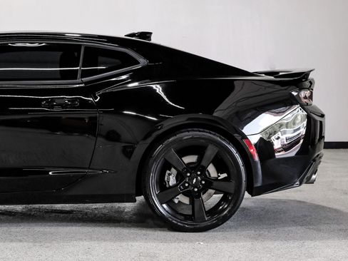 Used 2018 Chevrolet Camaro SS image 19