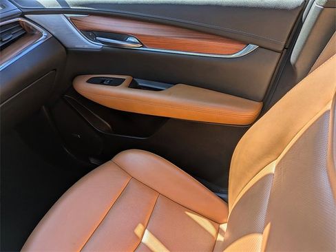 Certified 2023 Cadillac XT5 Premium Luxury image 18