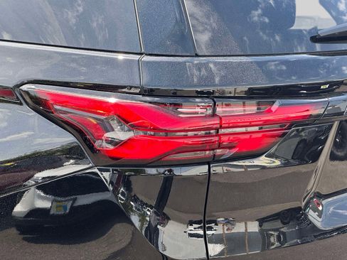 Used 2023 Chevrolet Traverse RS AWD/4WD image 10