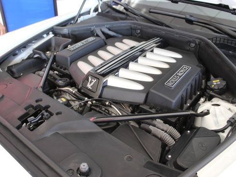 Used 2019 Rolls-Royce Dawn RWD image 23