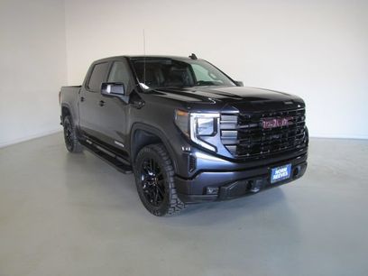 Used 2022 GMC Sierra 1500 Elevation w/ Elevation Premium Package