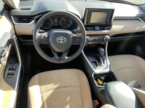 Used 2020 Toyota RAV4 XLE image 5